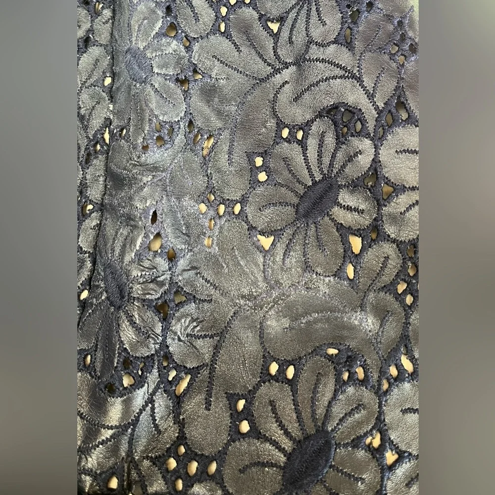 ERDEM NAVY LEATHER EMBROIDERED FLORAL APPLIQUÉ CUT OUT SKIRT KNEE LENGTH 10